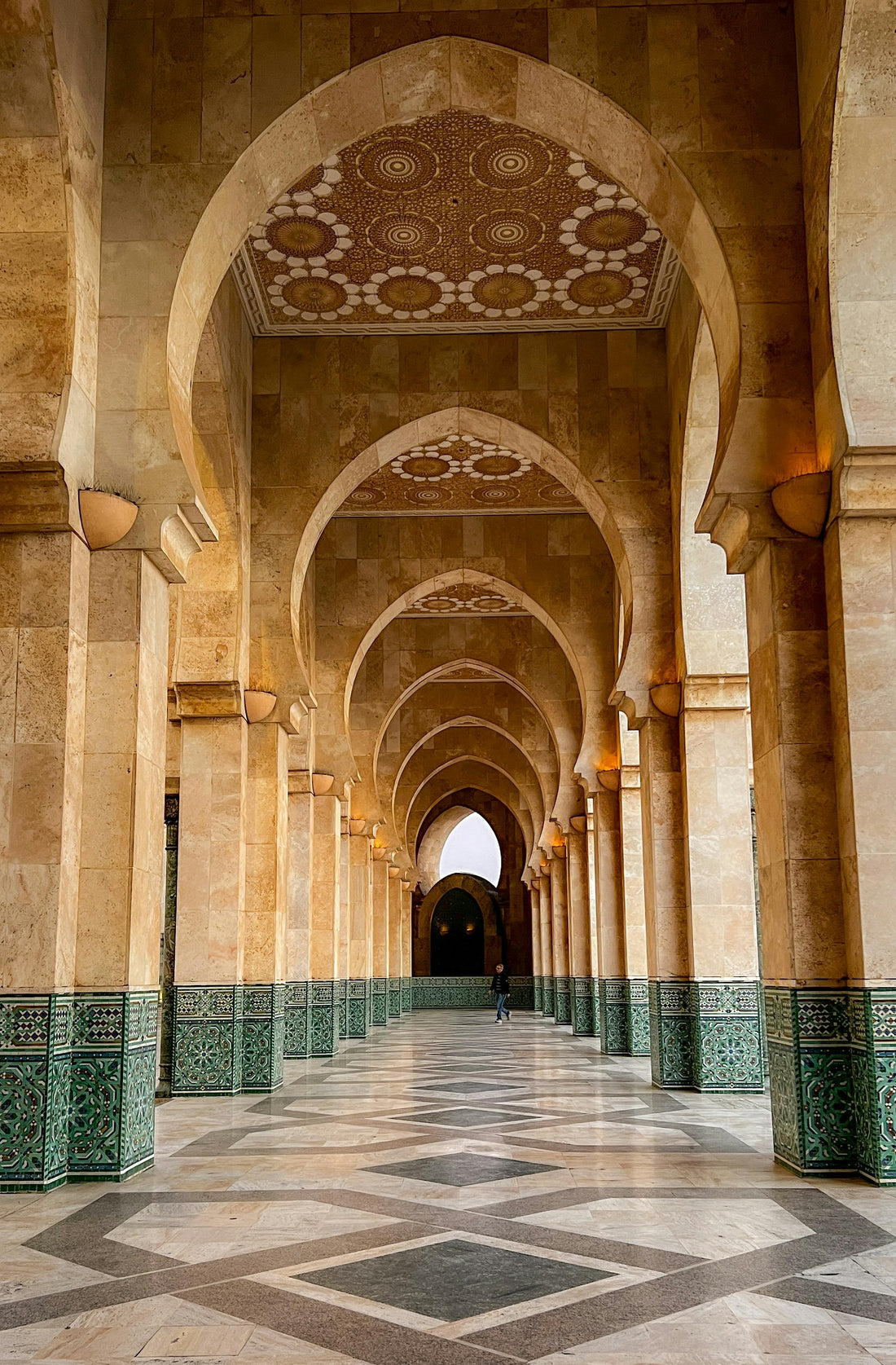 Casablanca – Seidenmode und Cashmere zwischen Atlantik und Architektur