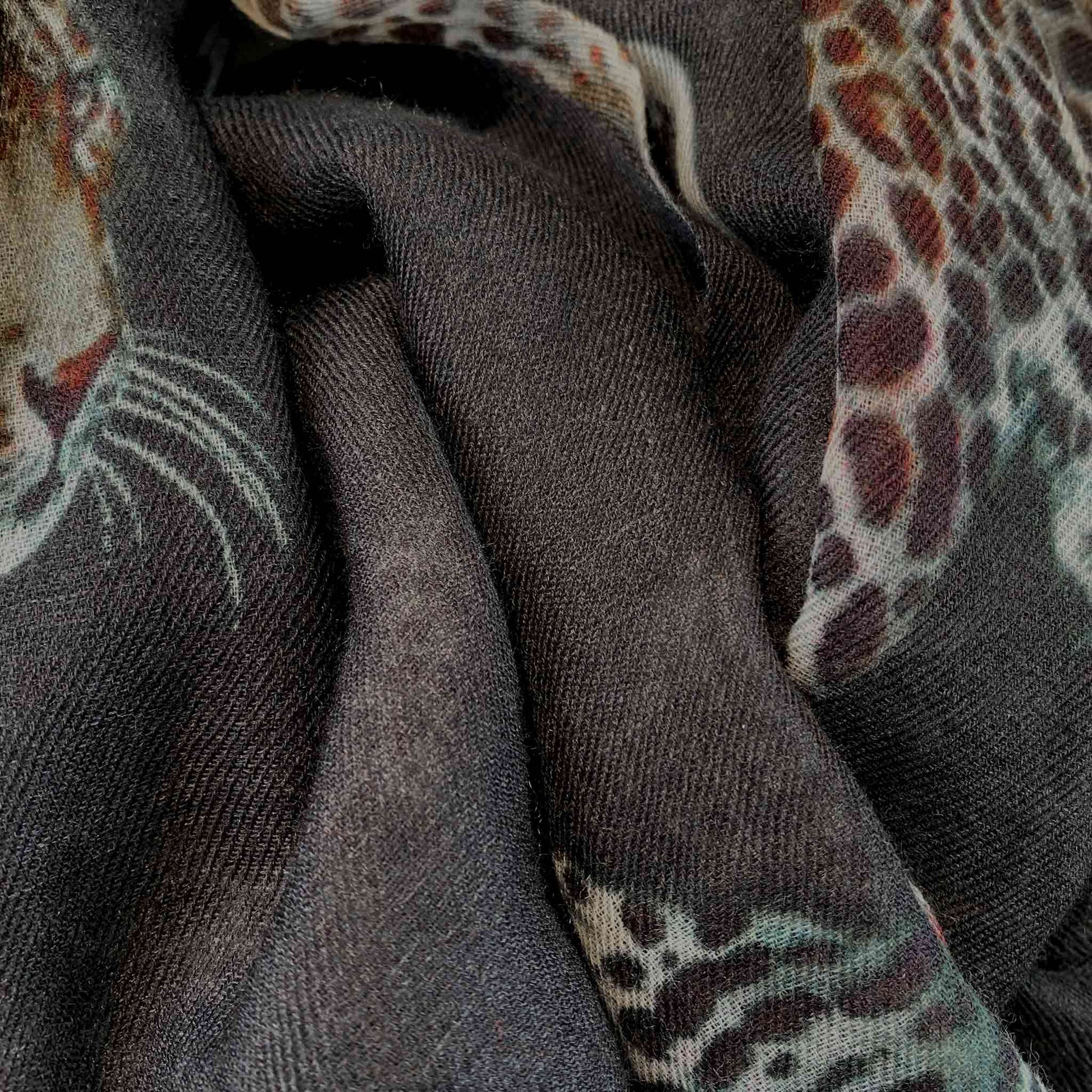 LEOPARD NATURAL CASHMERE SCARF - DARK GREY
