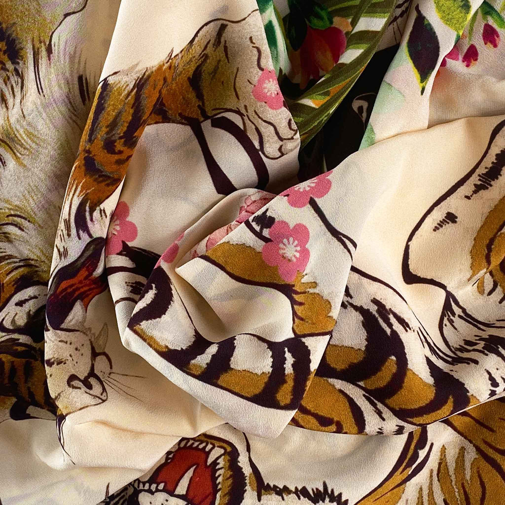 ROARING TIGER CASHMERE SCARF