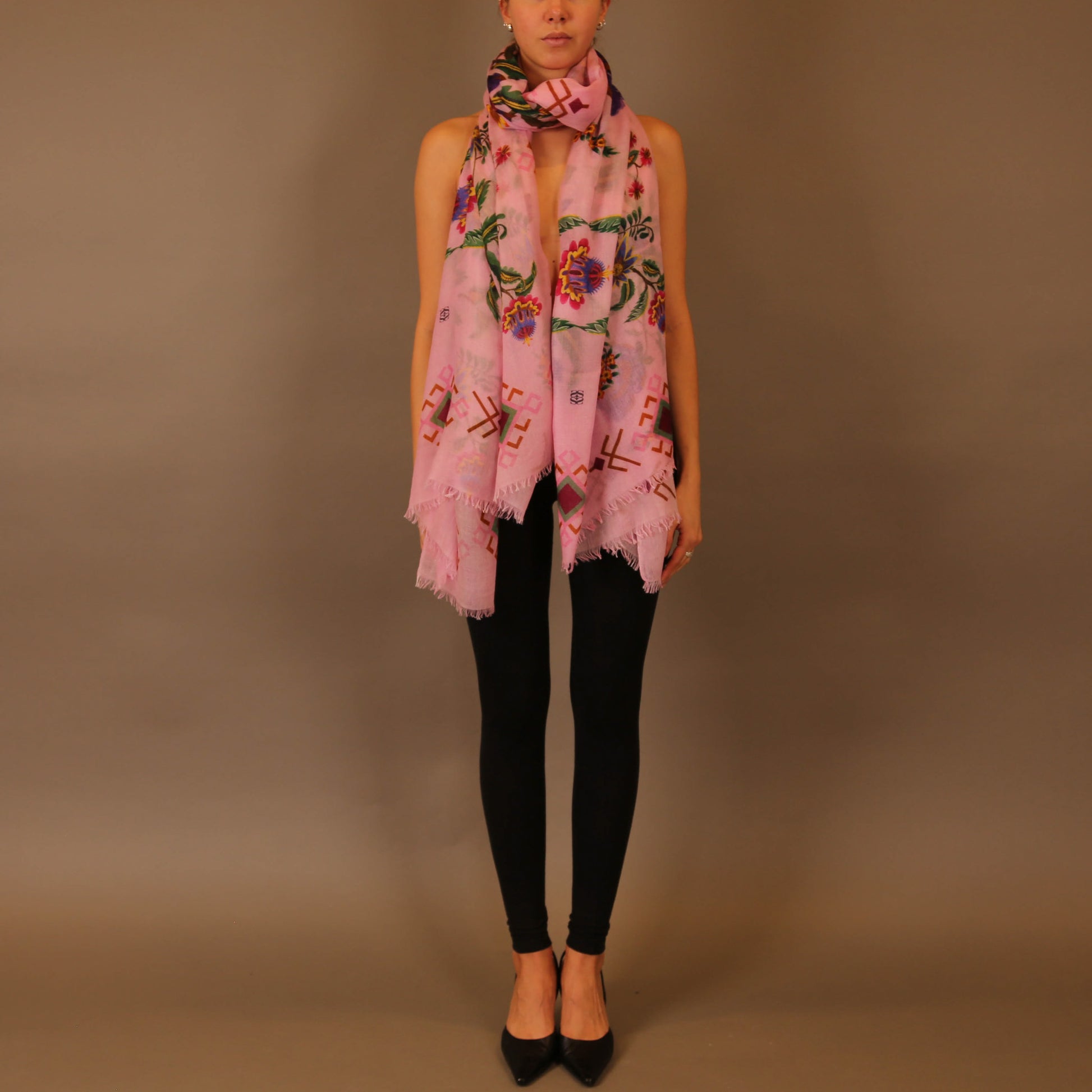 ETHNO FLORAL CASHMERE SCARF