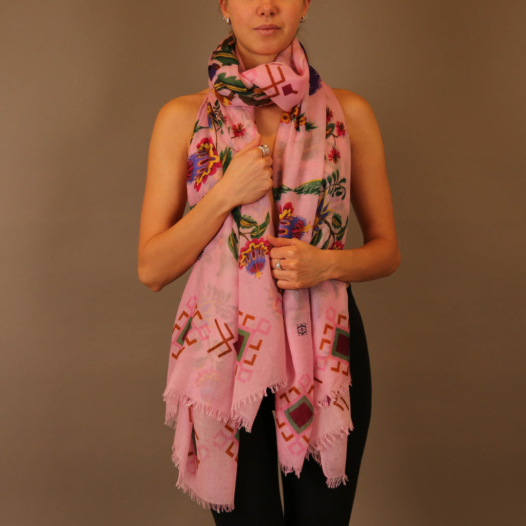 ETHNO FLORAL CASHMERE SCARF