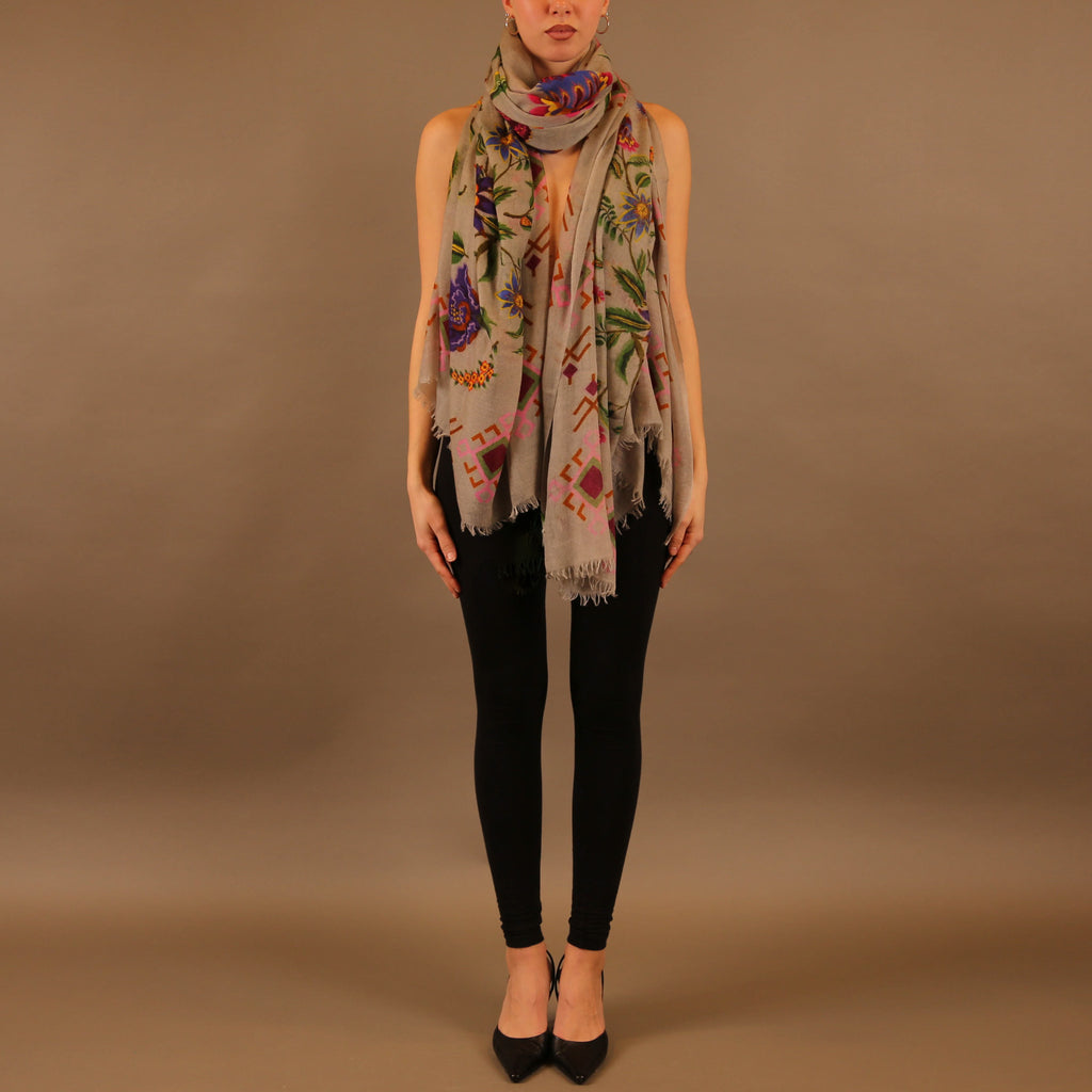 ETHNO FLORAL CASHMERE SCARF