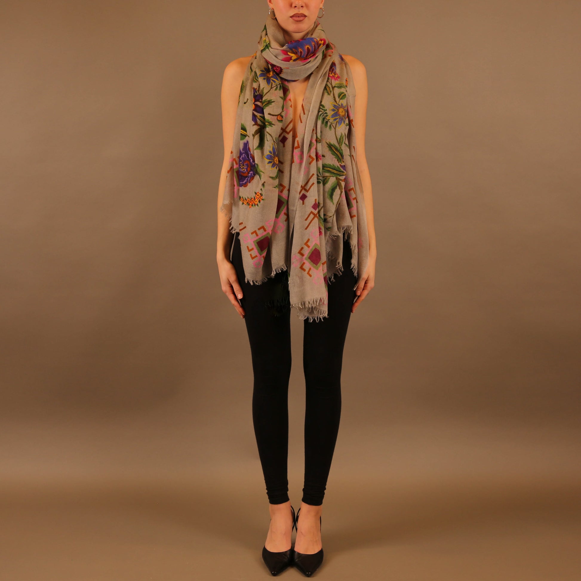 ETHNO FLORAL CASHMERE SCARF