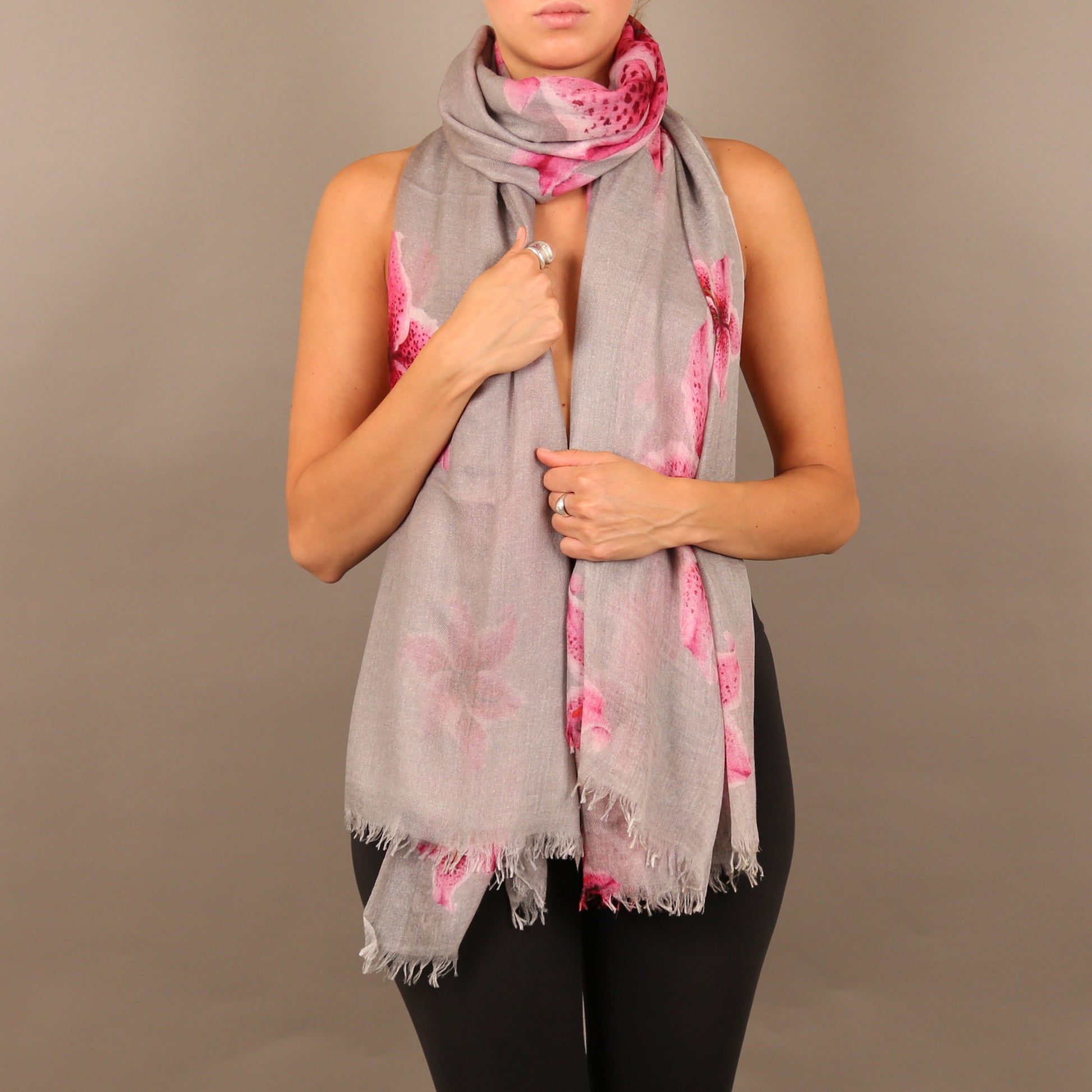 LILLY CASHMERE SCARF