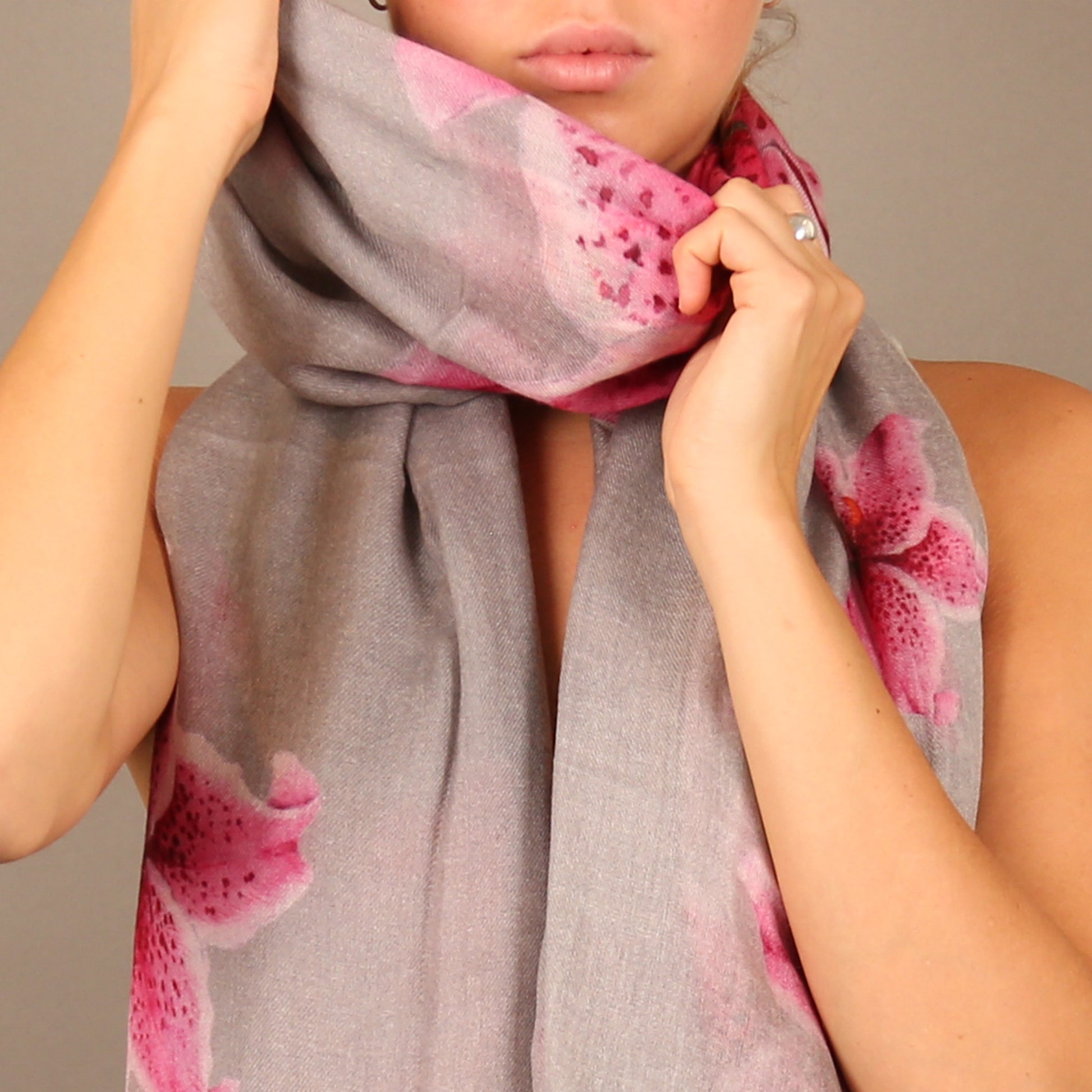 LILLY CASHMERE SCARF