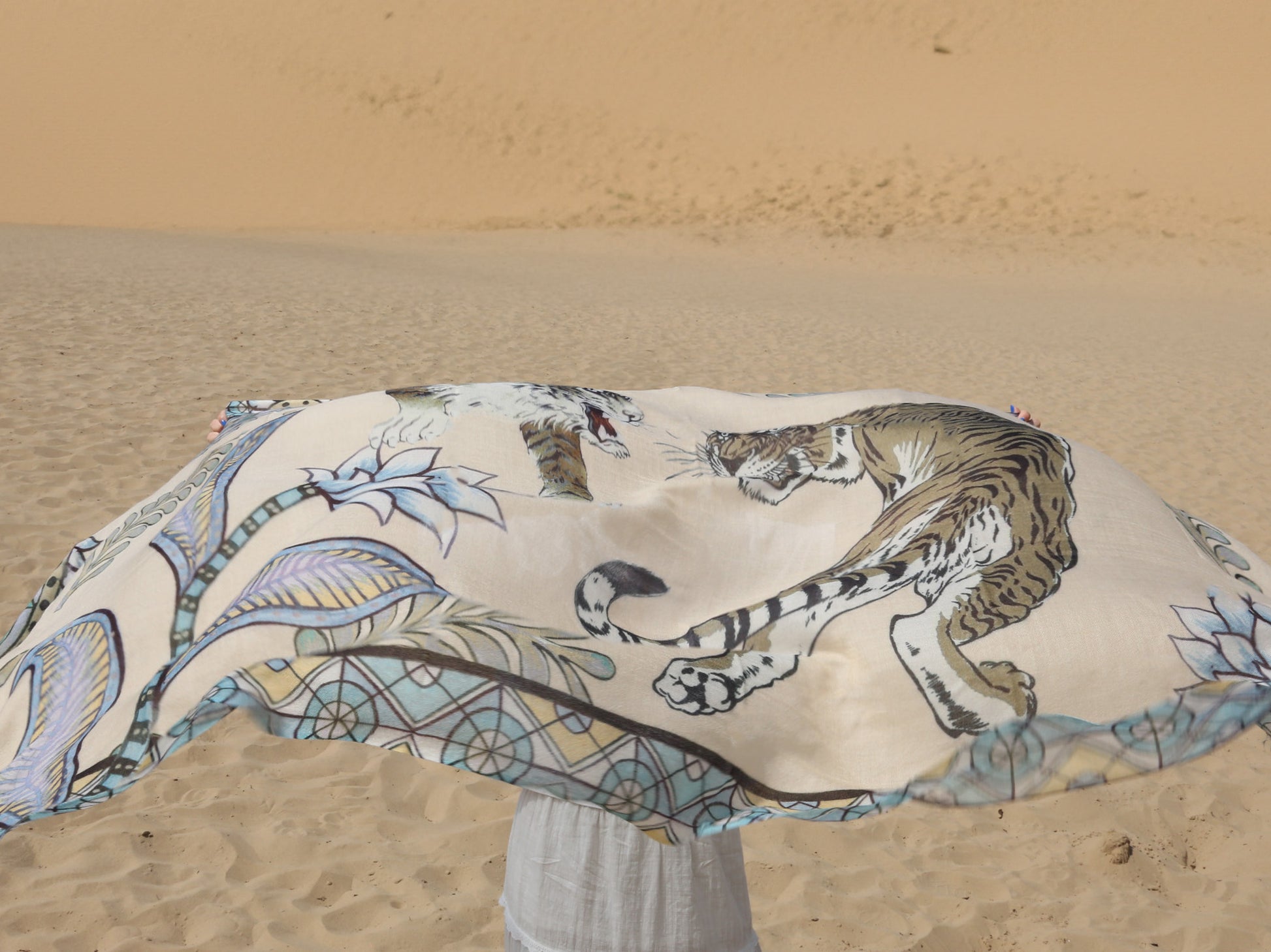 TIGER & JUNGLE CASHMERE SCARF LARGE