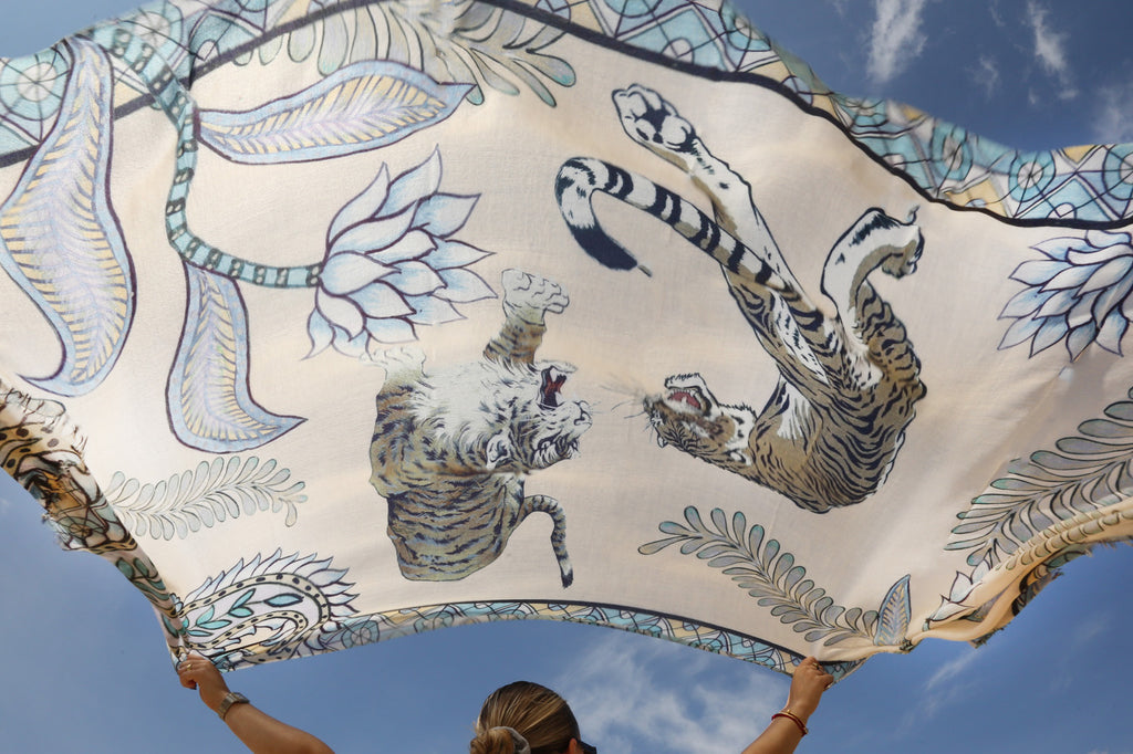 TIGER & JUNGLE CASHMERE SCARF LARGE