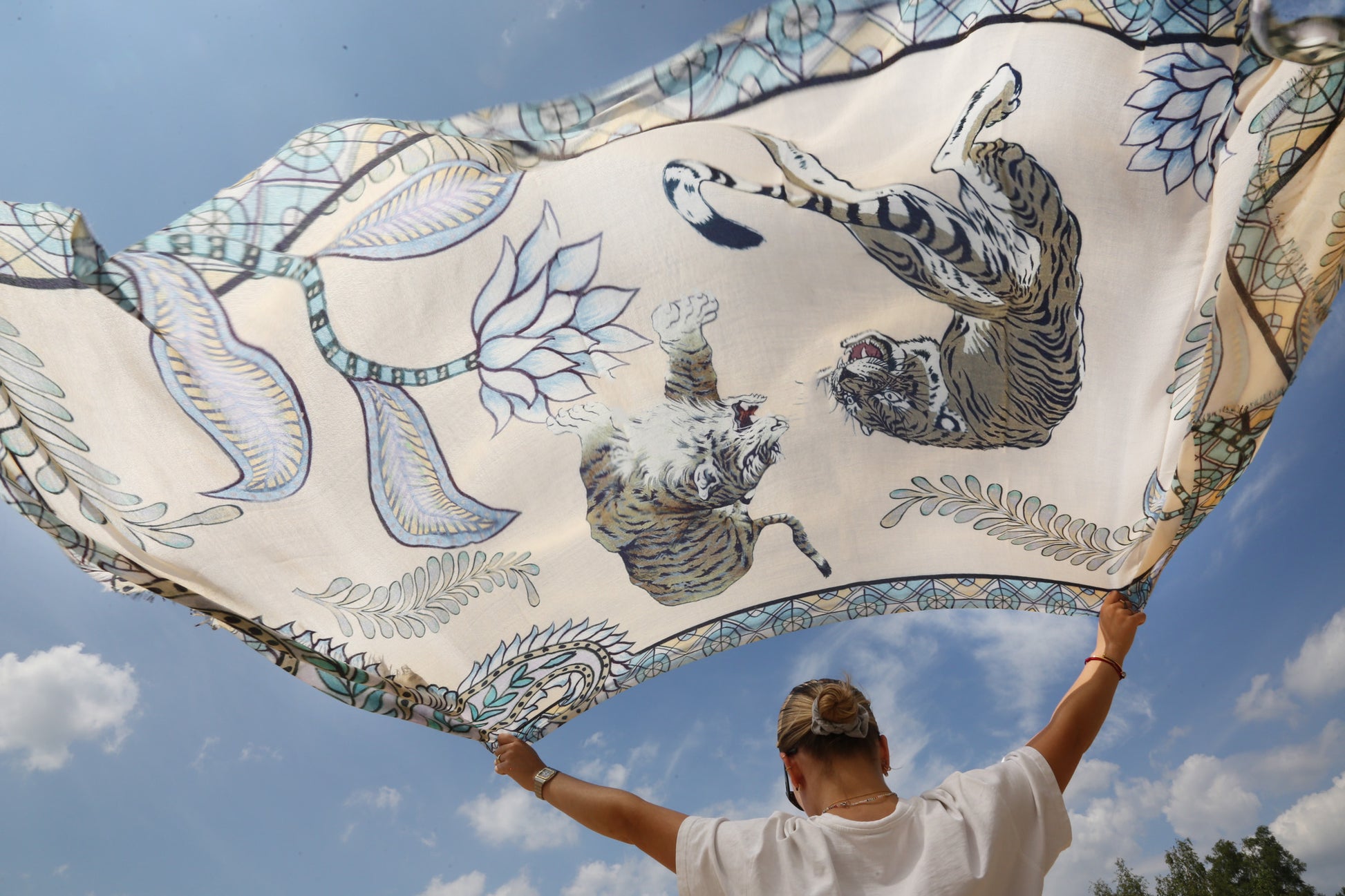 TIGER & JUNGLE CASHMERE SCARF LARGE