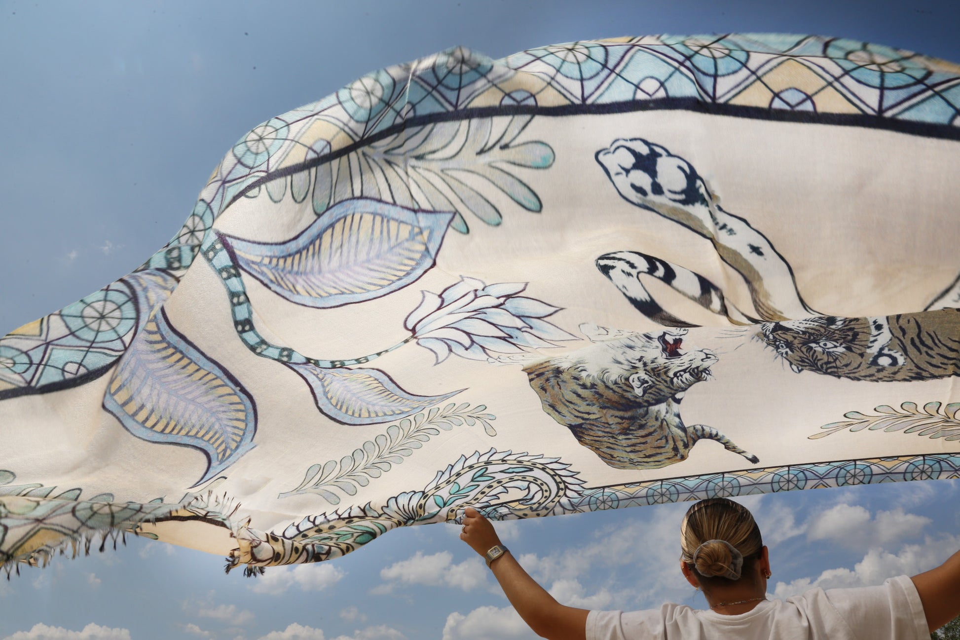 TIGER & JUNGLE CASHMERE SCARF LARGE