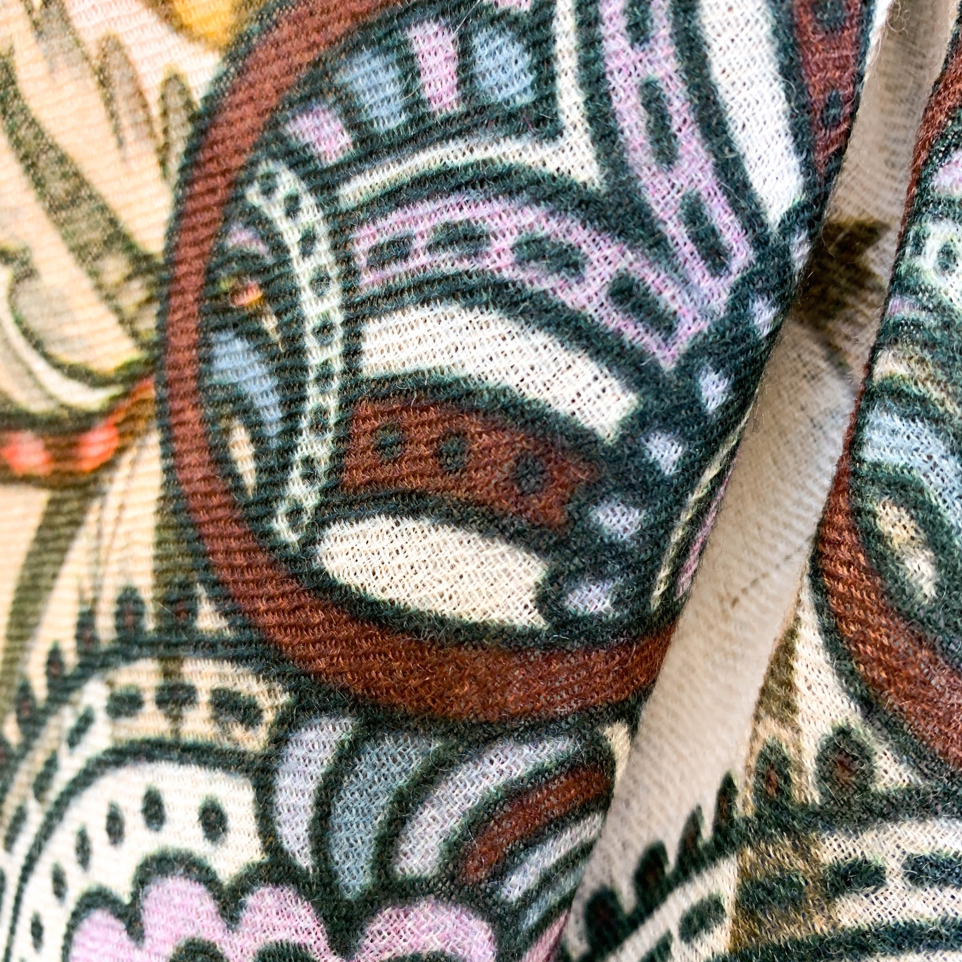 WILDLIFE CASHMERE SCARF