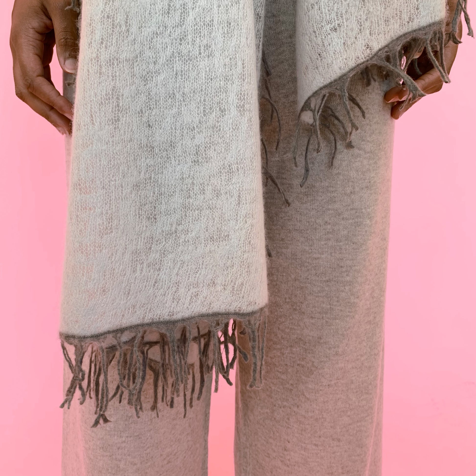 FELTED SCARF WITH FRINGES