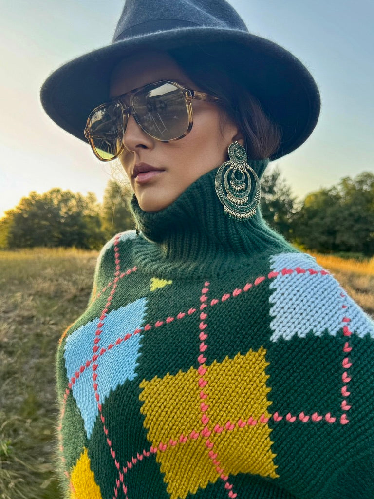 GABRIELLE EXTRA DIAMOND SWEATER - GREEN/LIGHT BLUE