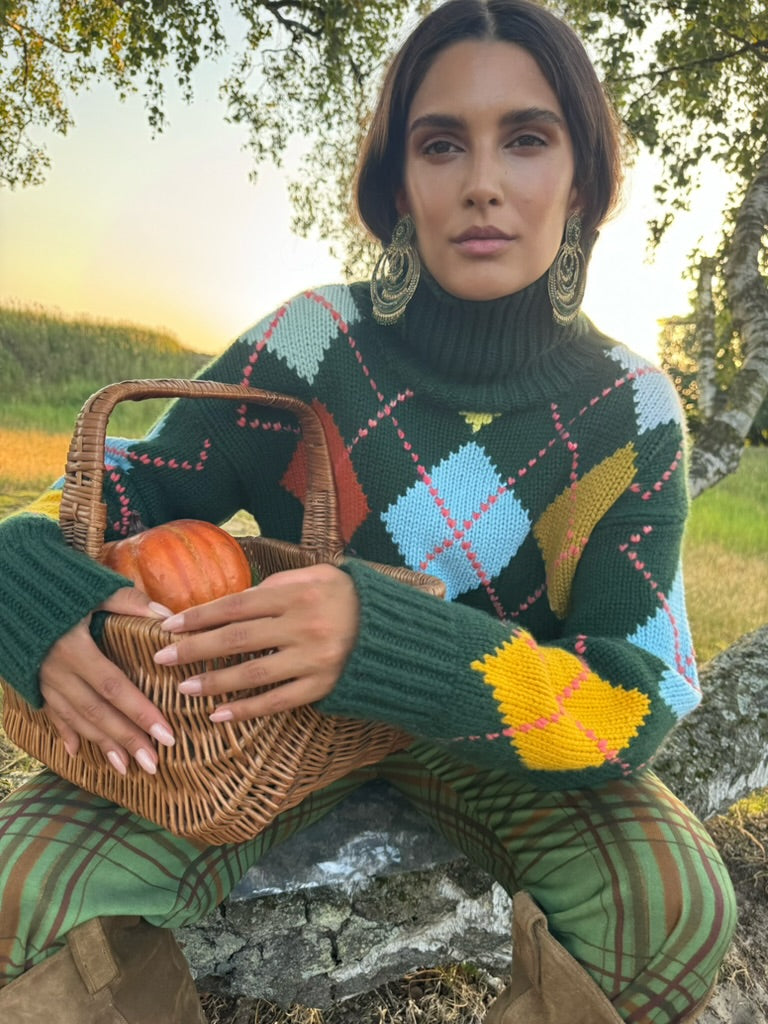 GABRIELLE EXTRA DIAMOND SWEATER - GREEN/LIGHT BLUE