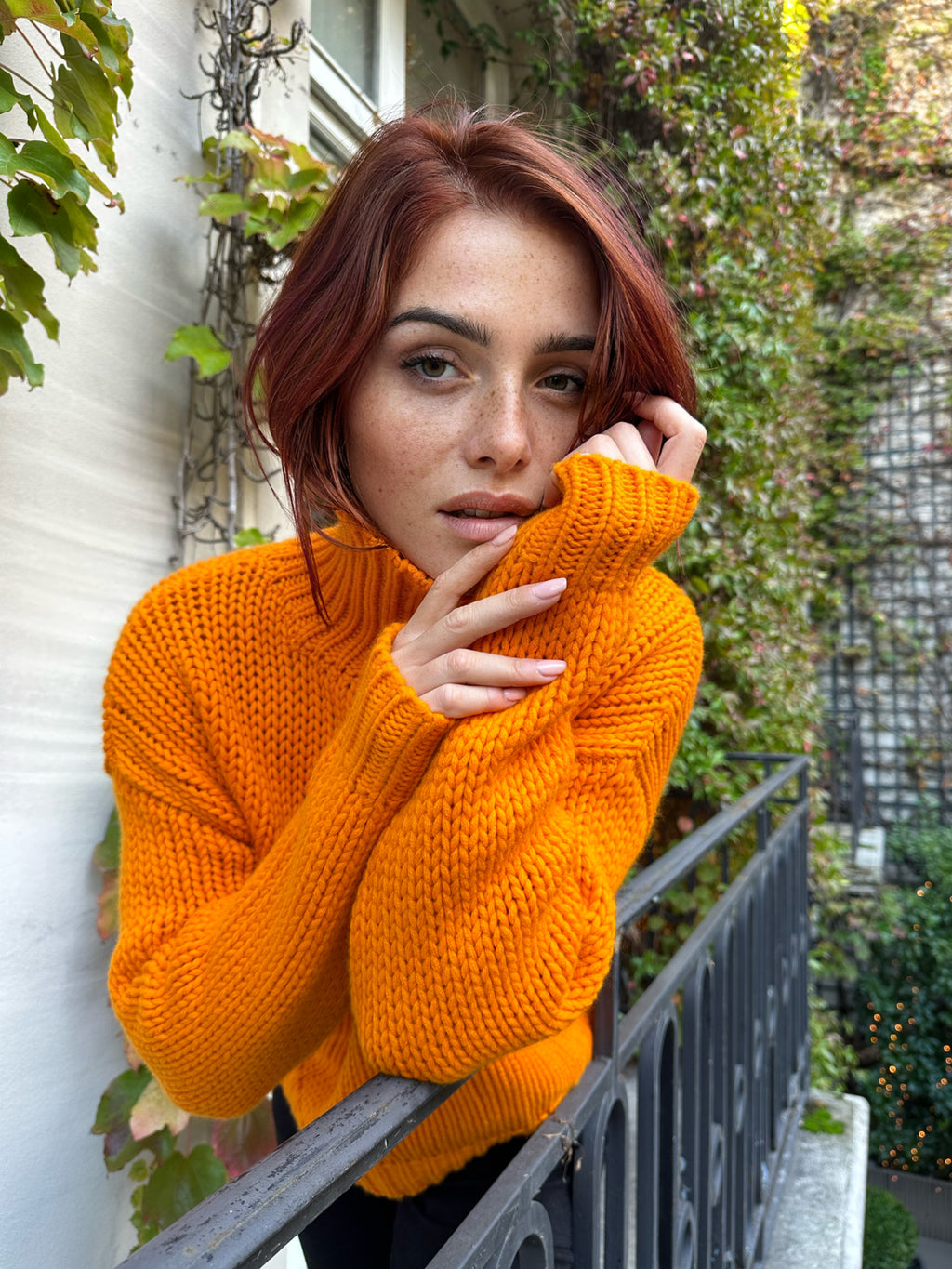 GABRIELLE SWEATER - JELLO