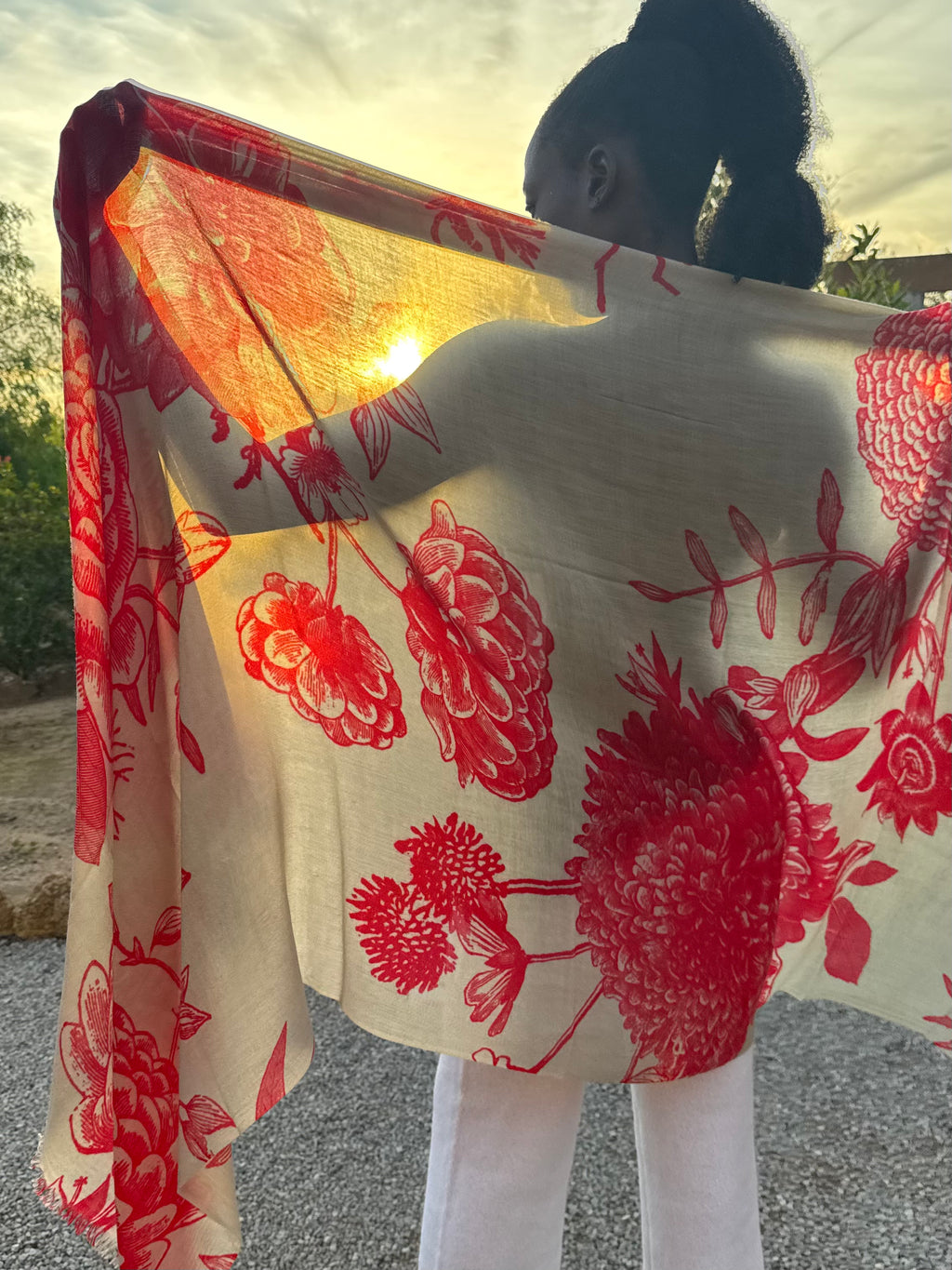 FLOWER EXPLOSION CASHMERE SCARF - CREME/RED