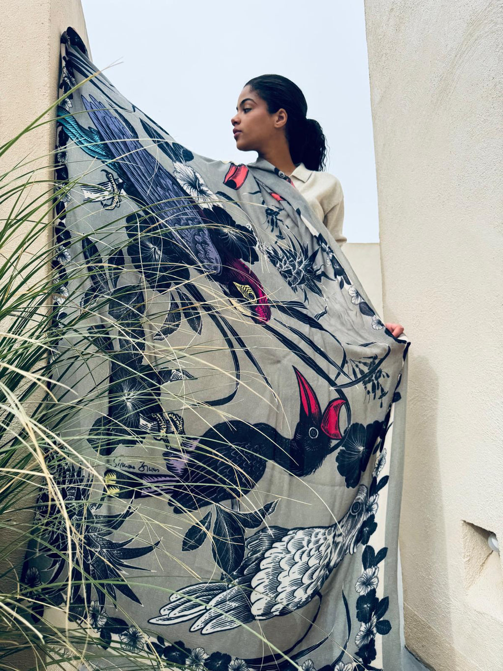 PARROTS CASHMERE SCARF - TAUPE