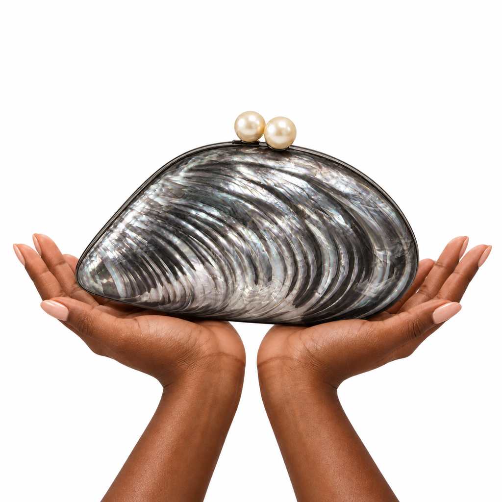SHELL CLUTCH - GREY