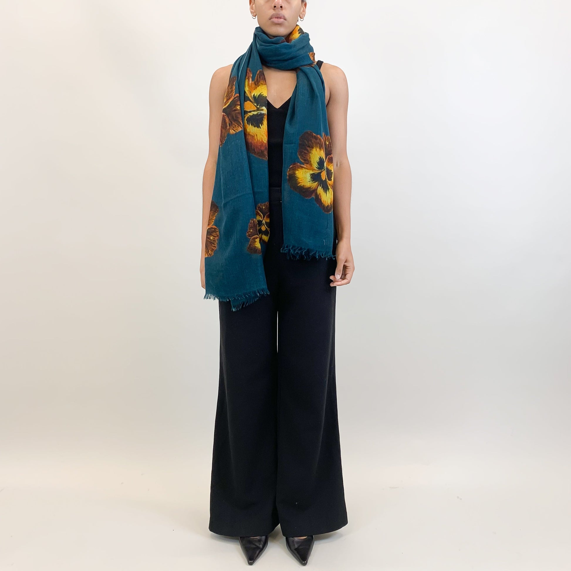 PANSY CASHMERE SCARF