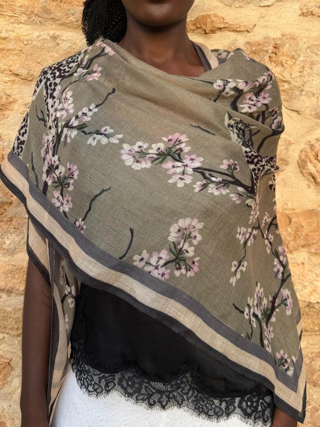 CHILLEO TRIANGLE CASHMERE SCARF - TAUPE