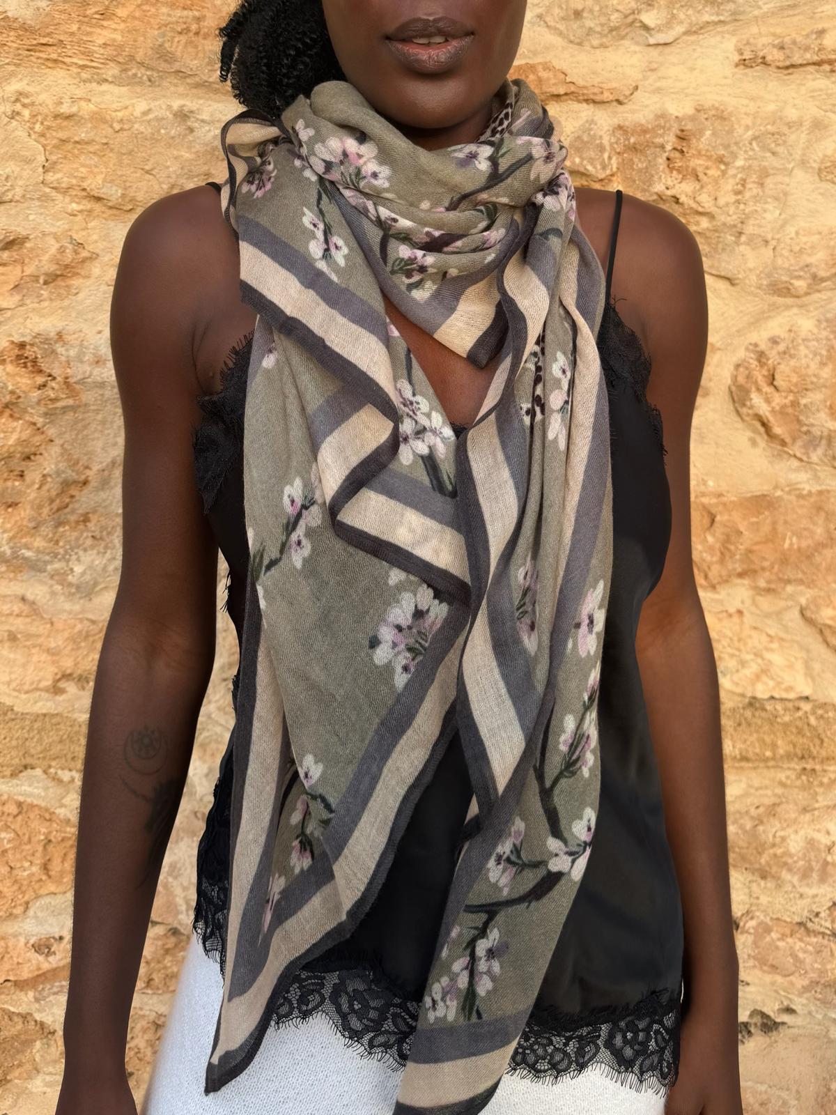 CHILLEO TRIANGLE CASHMERE SCARF - TAUPE
