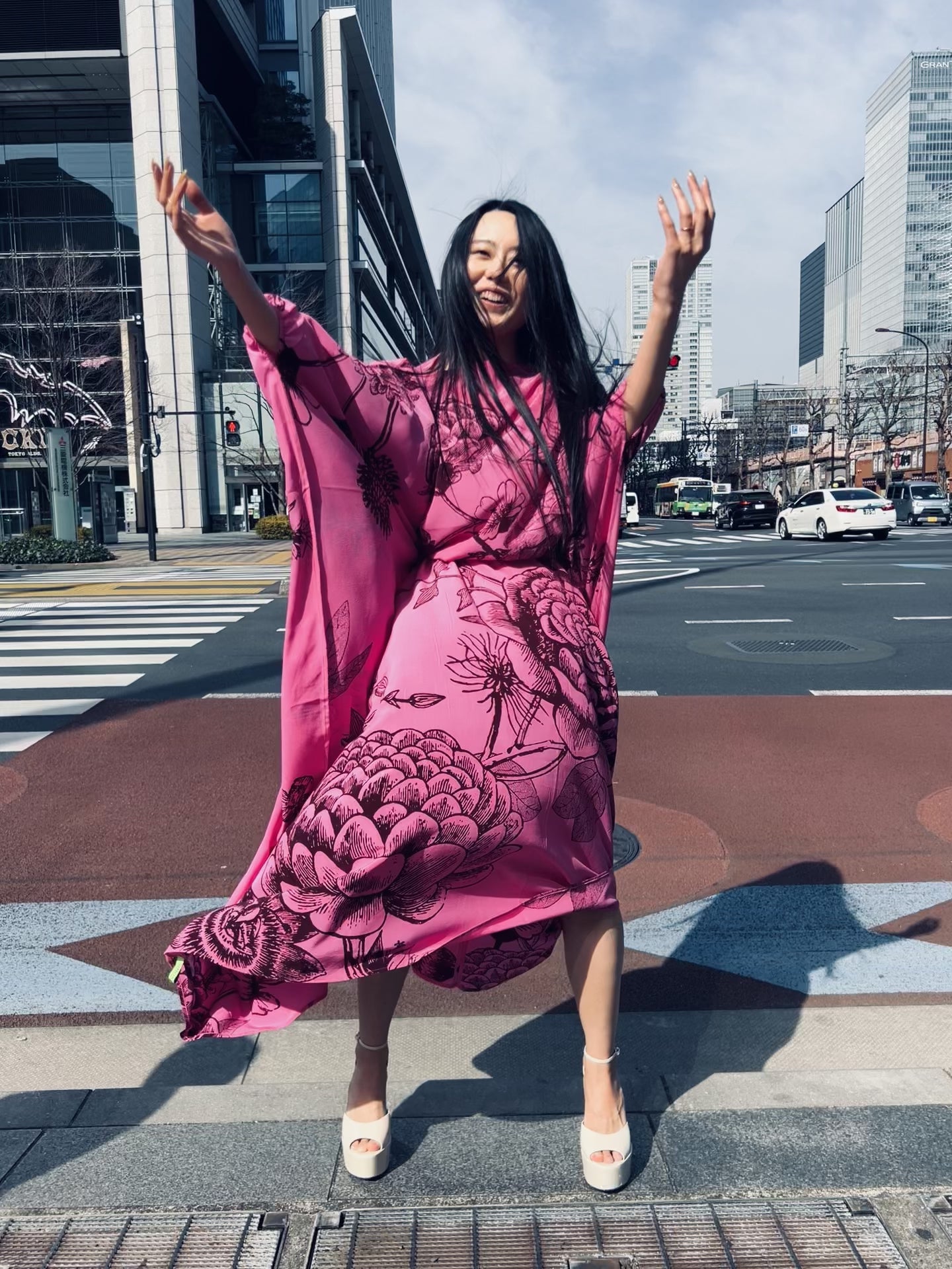 FLOWER EXPLOSION EVENING DRESS - PINK/BLACK