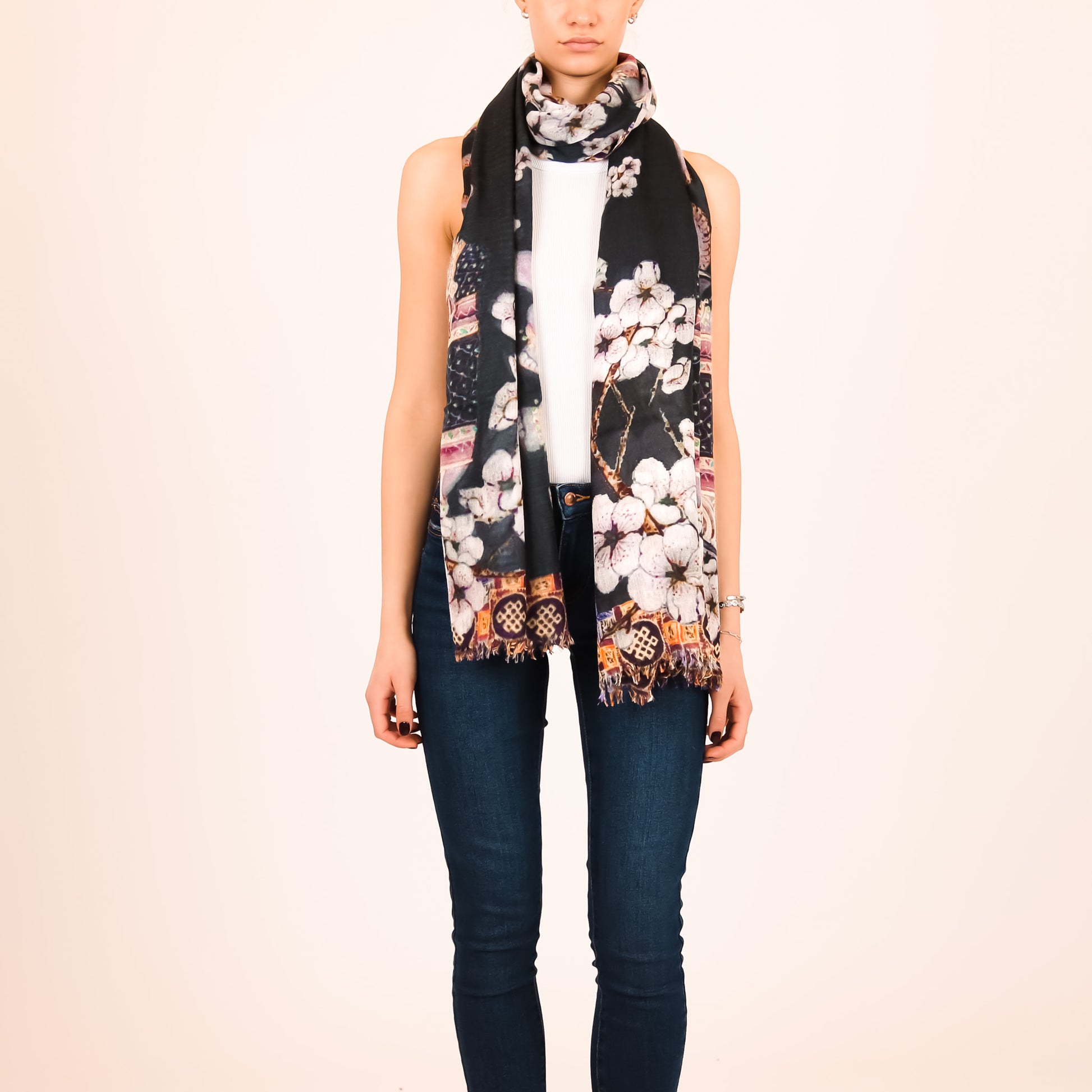 ELEPHANT CEREMONY CASHMERE SCRAF